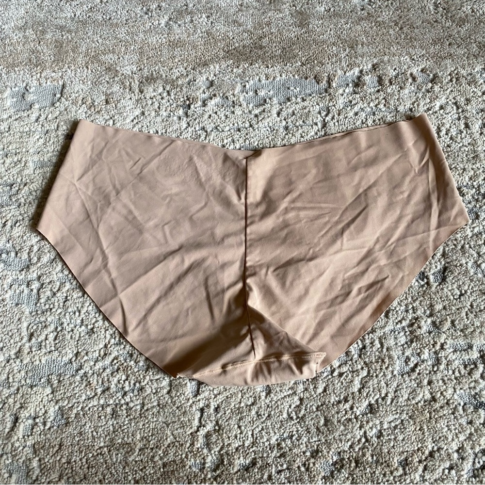 Victoria’s Secret Hip Hugger Hipster Nude Skin Microfiber Panties: Large - Picture 5 of 6